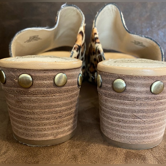 Vince Camuto Open-toed Mules Leopard Print Cow Hair Stud Detail 2” Heel Size 9.5 - Picture 8 of 11
